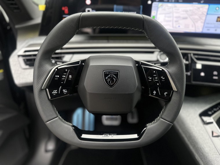 Vehicle Image 32