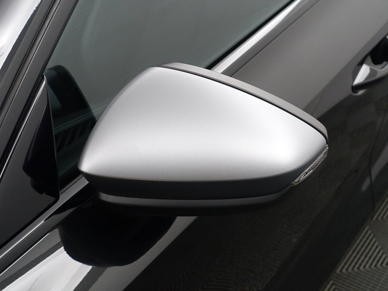 Vehicle Image 33