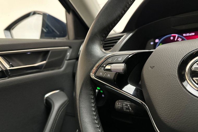 Vehicle Image 23