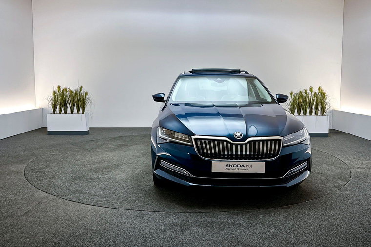 Vehicle Image 9