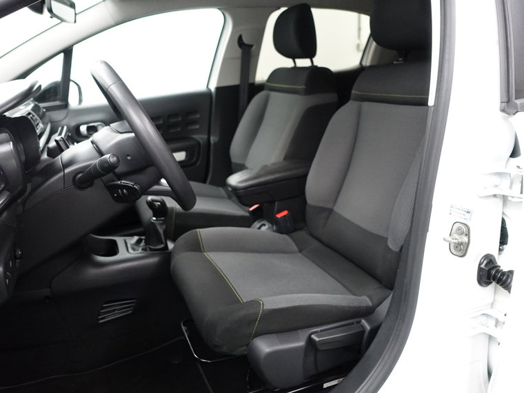 Vehicle Image 19
