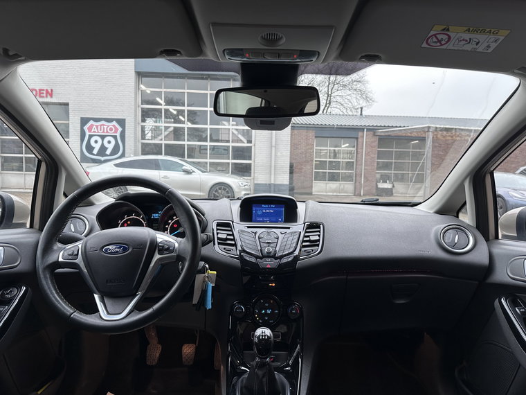 Vehicle Image 15