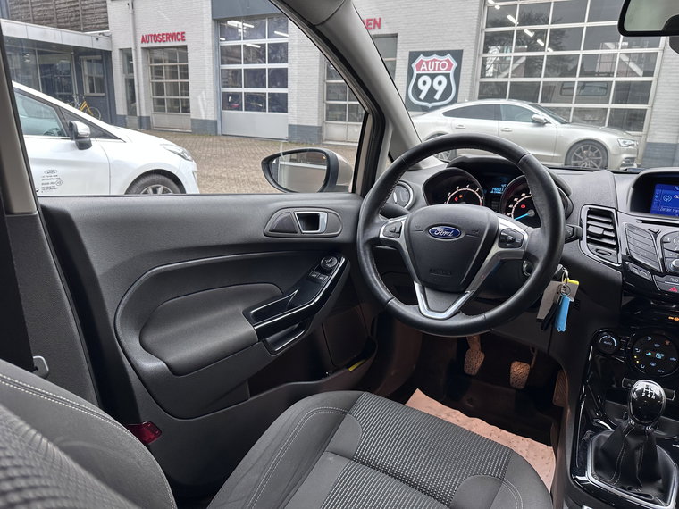 Vehicle Image 17