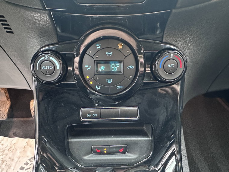 Vehicle Image 26