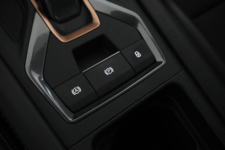 Vehicle Image 38