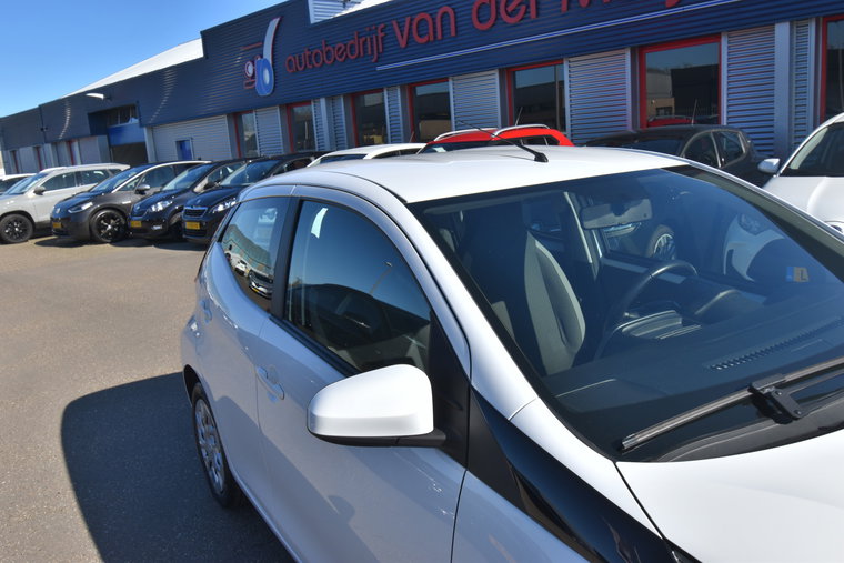 Vehicle Image 4