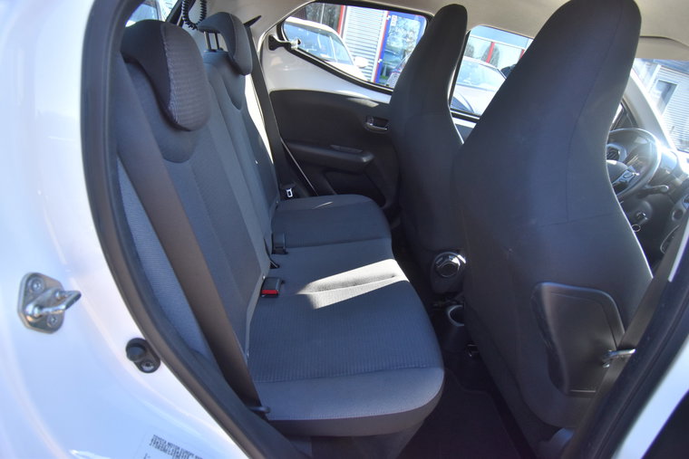 Vehicle Image 7