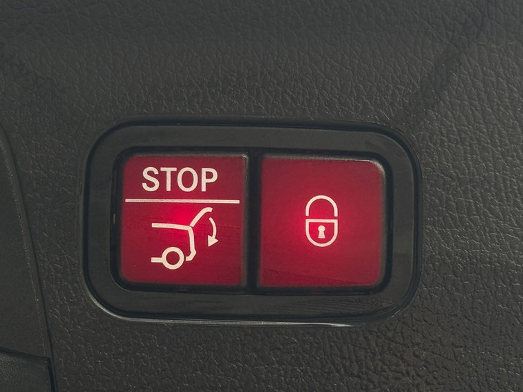 Vehicle Image 32