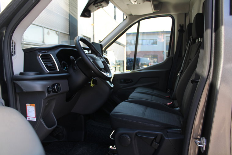 Vehicle Image 18