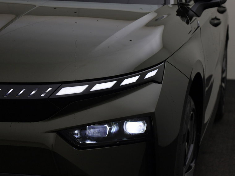 Vehicle Image 42