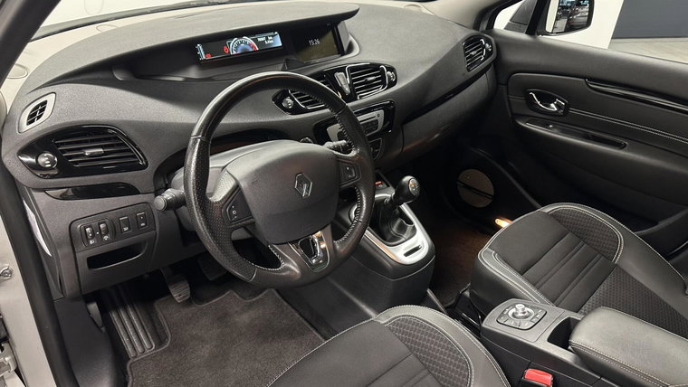 Vehicle Image 23