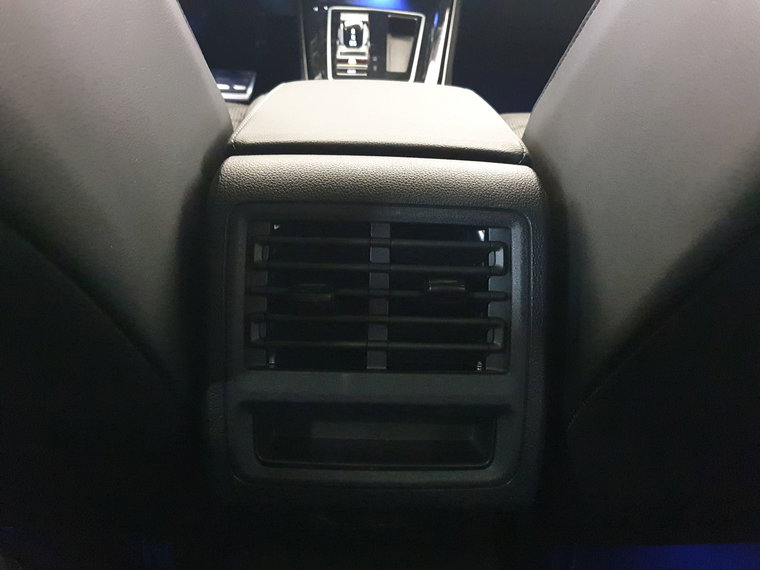 Vehicle Image 27