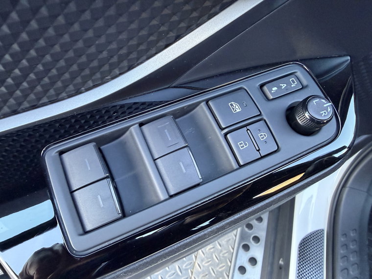 Vehicle Image 35
