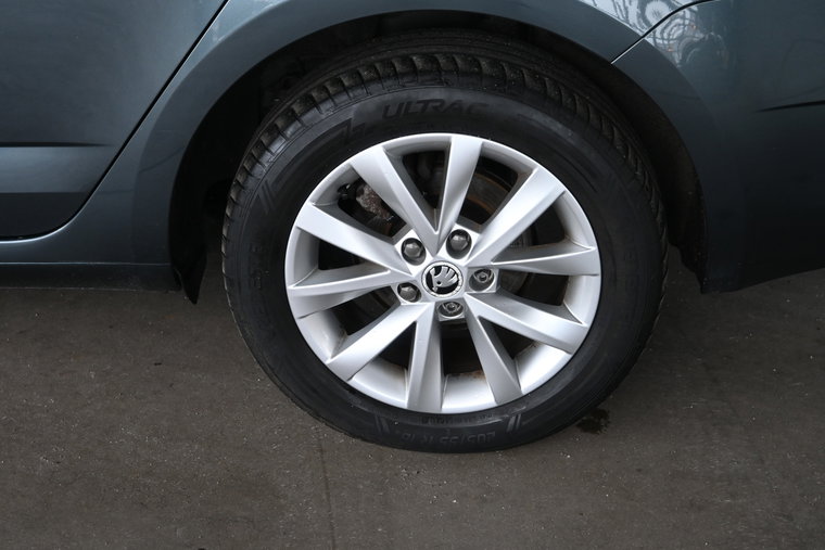 Vehicle Image 14