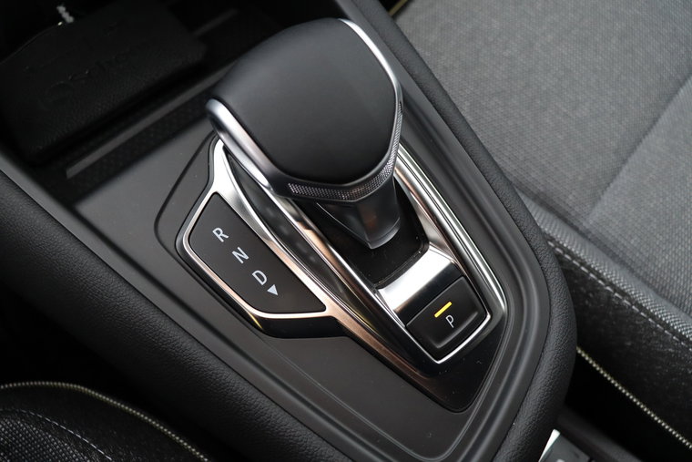 Vehicle Image 25