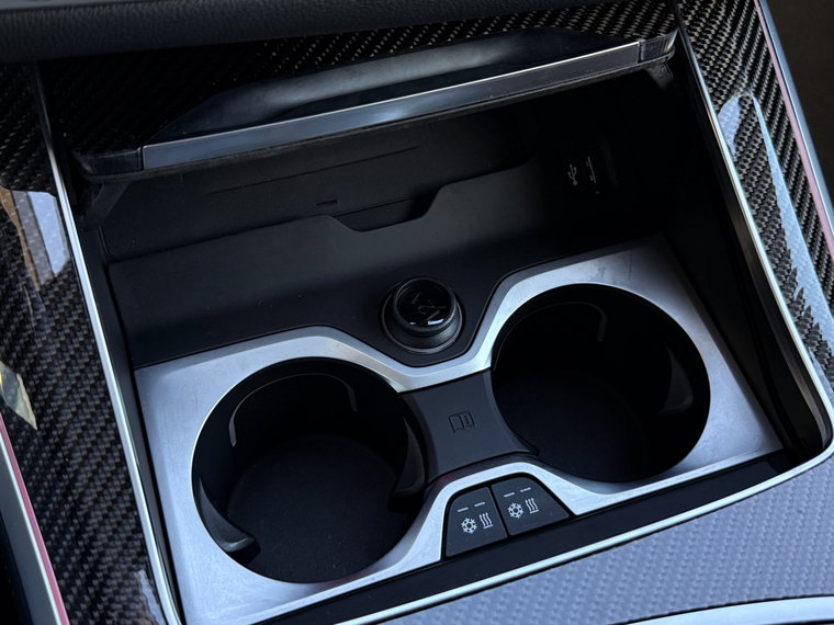 Vehicle Image 38