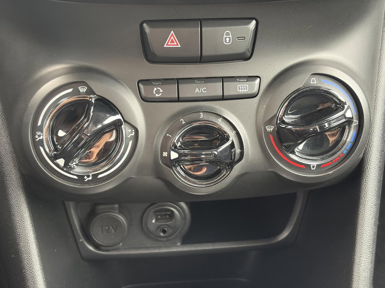 Vehicle Image 23