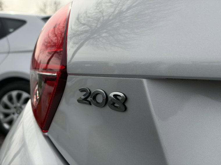 Vehicle Image 36