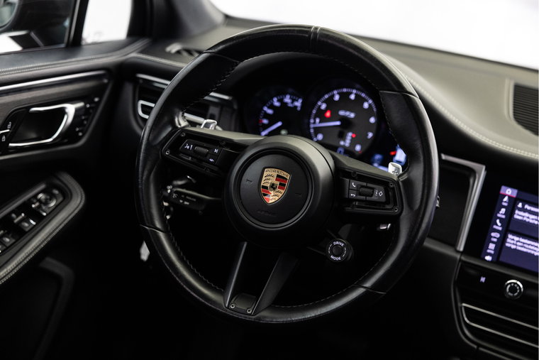 Vehicle Image 21