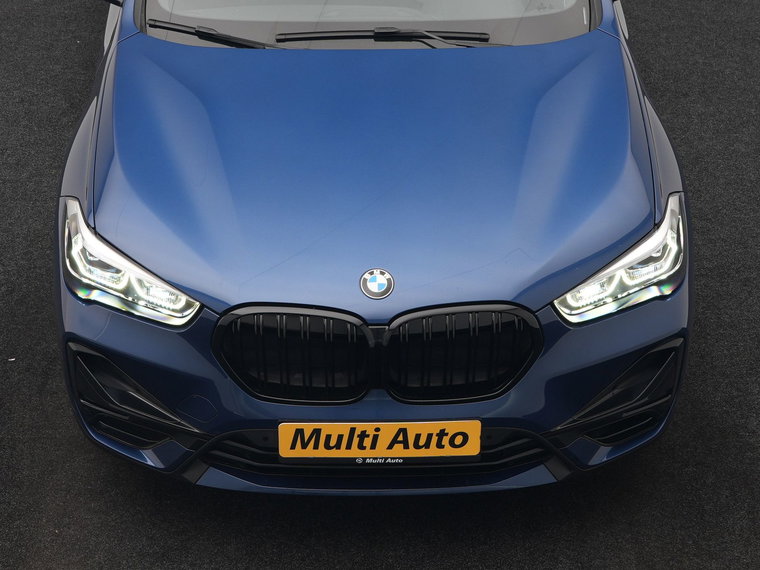 Vehicle Image 32