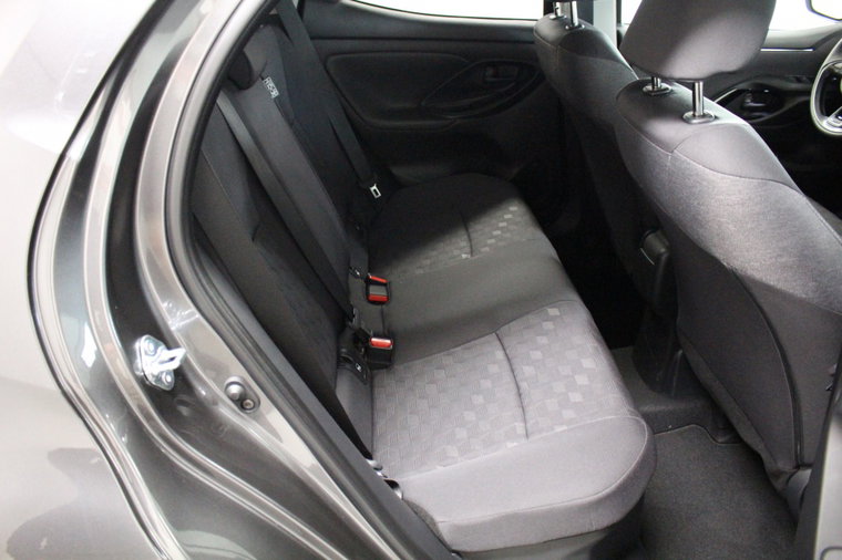 Vehicle Image 12