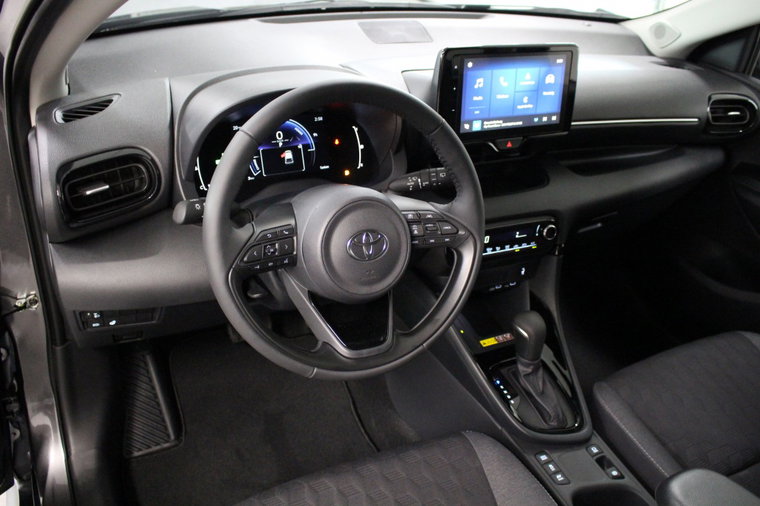 Vehicle Image 6