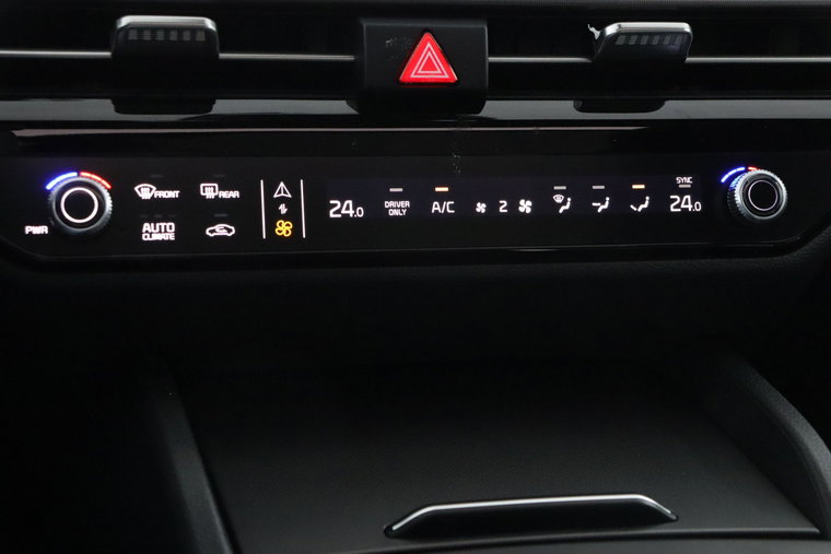 Vehicle Image 24