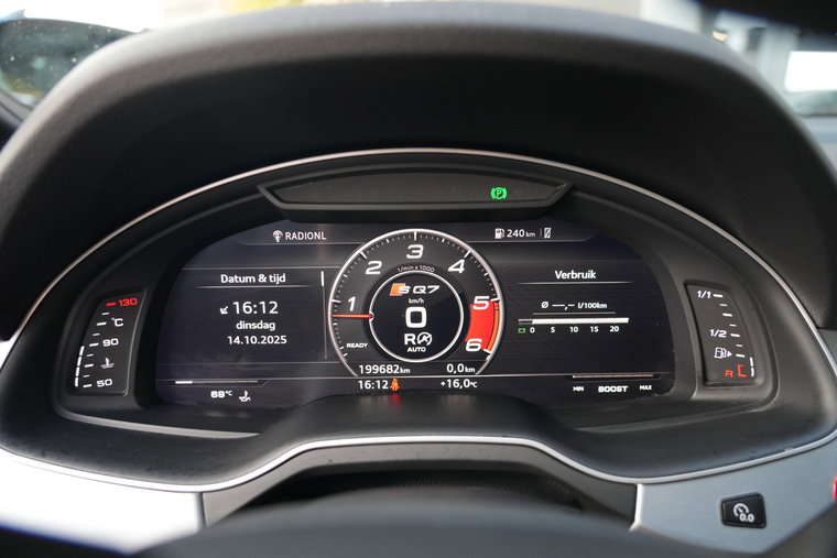 Vehicle Image 16