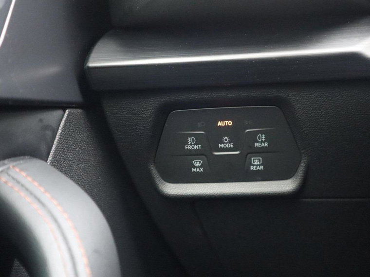 Vehicle Image 28