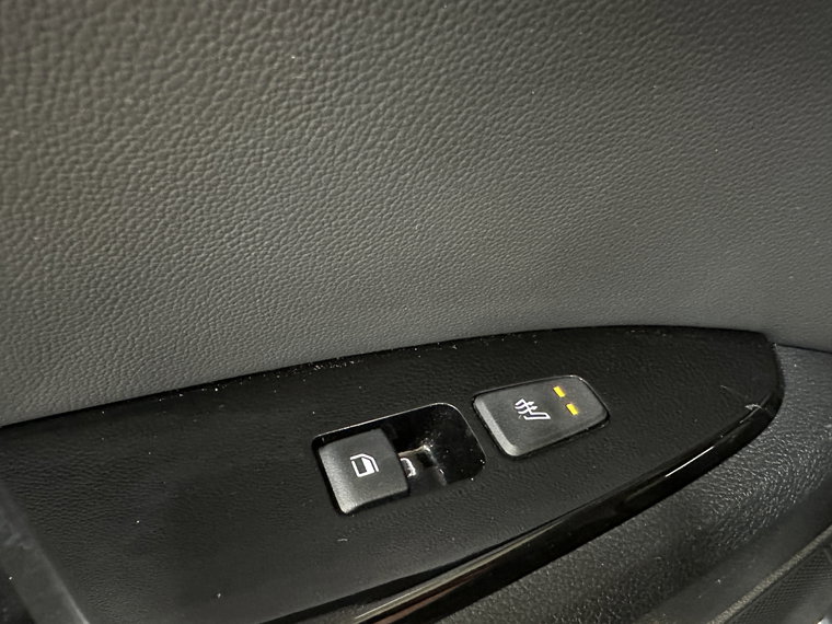 Vehicle Image 29