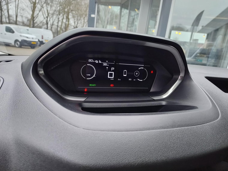 Vehicle Image 28