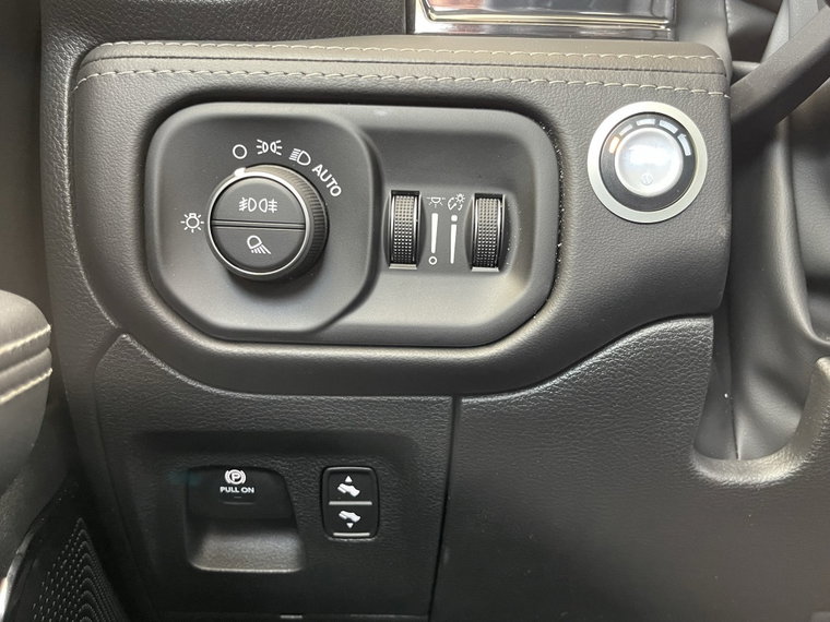 Vehicle Image 33