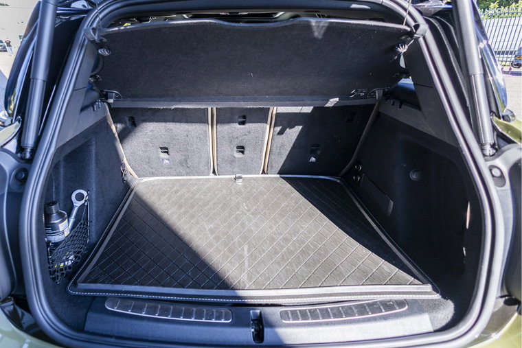 Vehicle Image 13