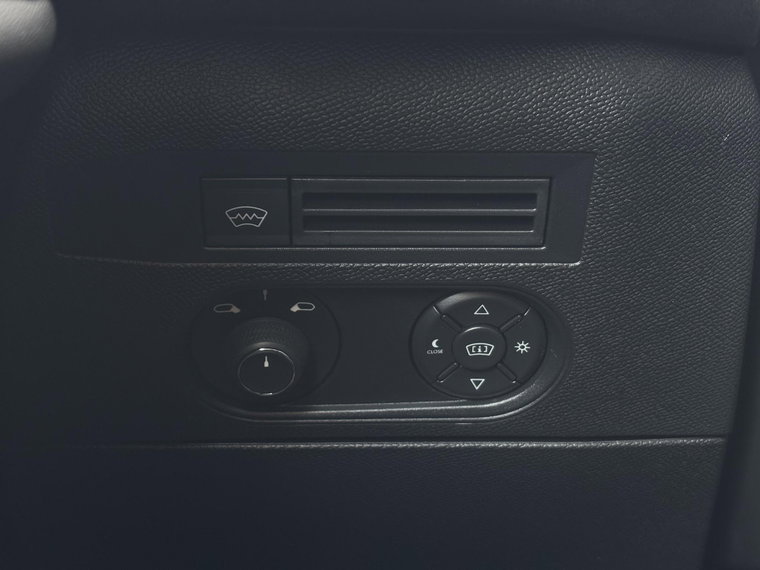 Vehicle Image 26