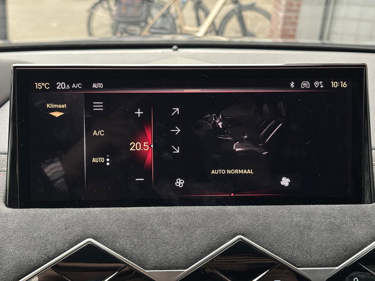 Vehicle Image 38