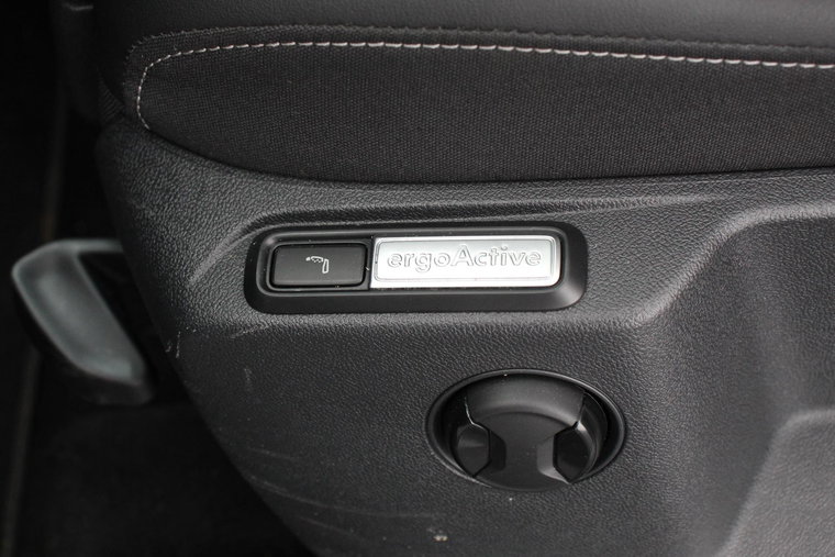 Vehicle Image 23
