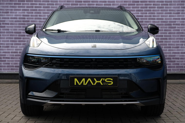 Vehicle Image 16
