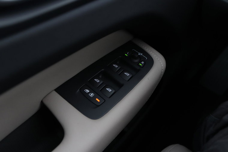 Vehicle Image 42