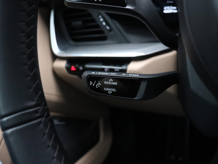 Vehicle Image 27
