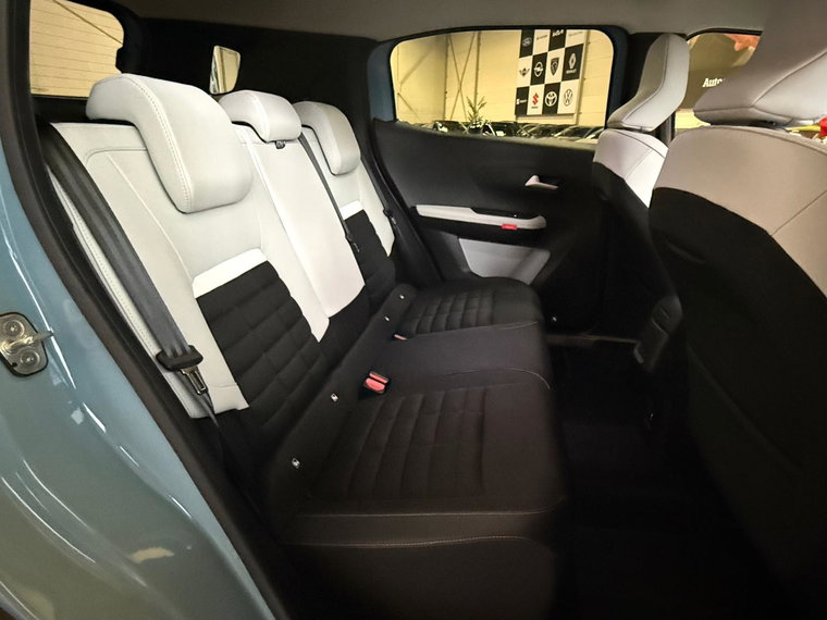 Vehicle Image 31