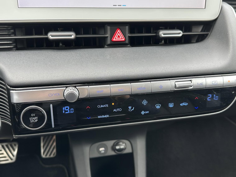Vehicle Image 27