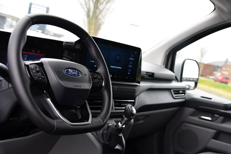 Vehicle Image 13