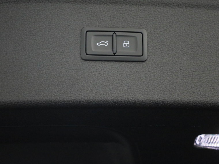 Vehicle Image 29