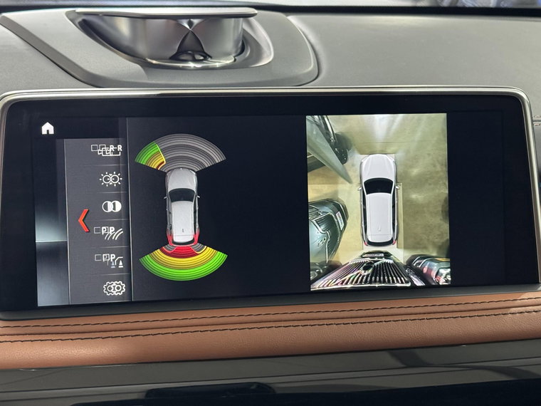 Vehicle Image 25