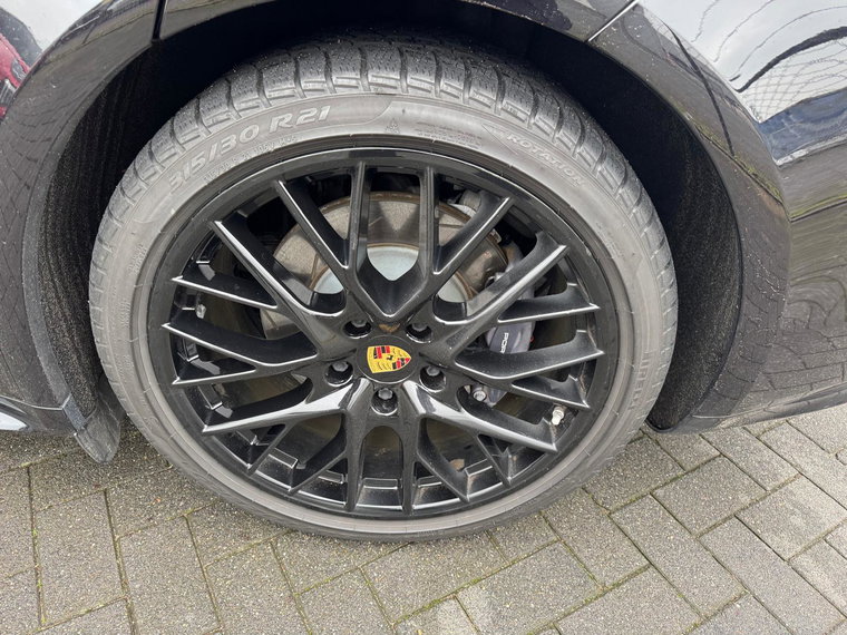 Vehicle Image 28