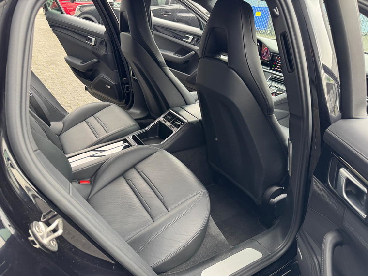 Vehicle Image 33