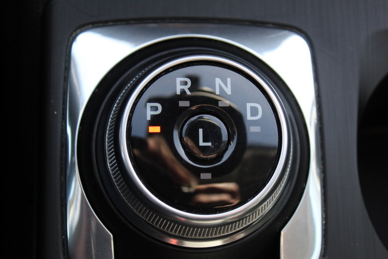 Vehicle Image 25