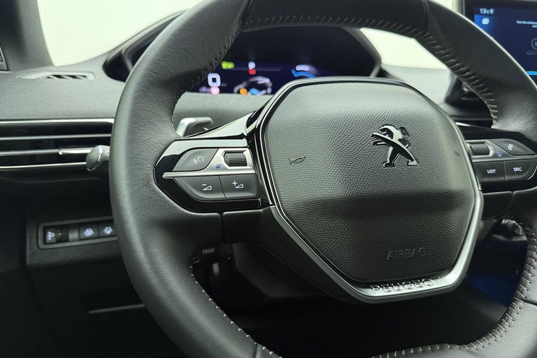 Vehicle Image 24