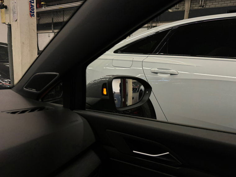Vehicle Image 28