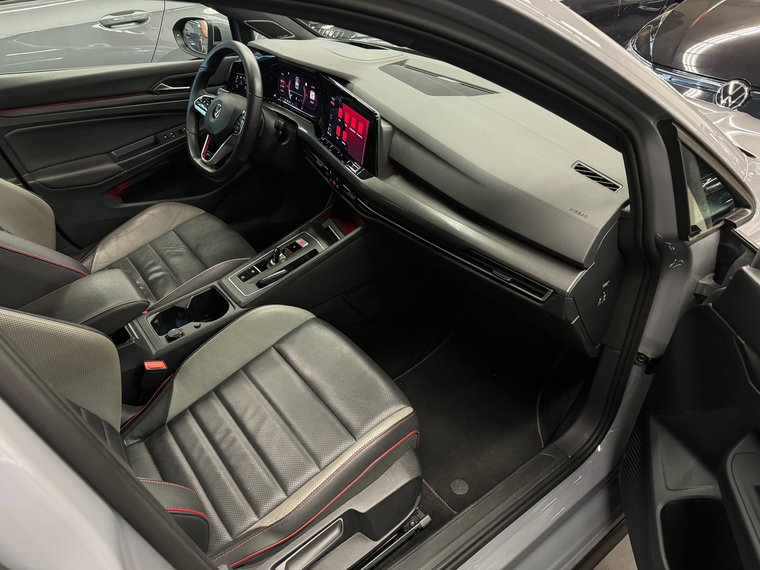 Vehicle Image 38